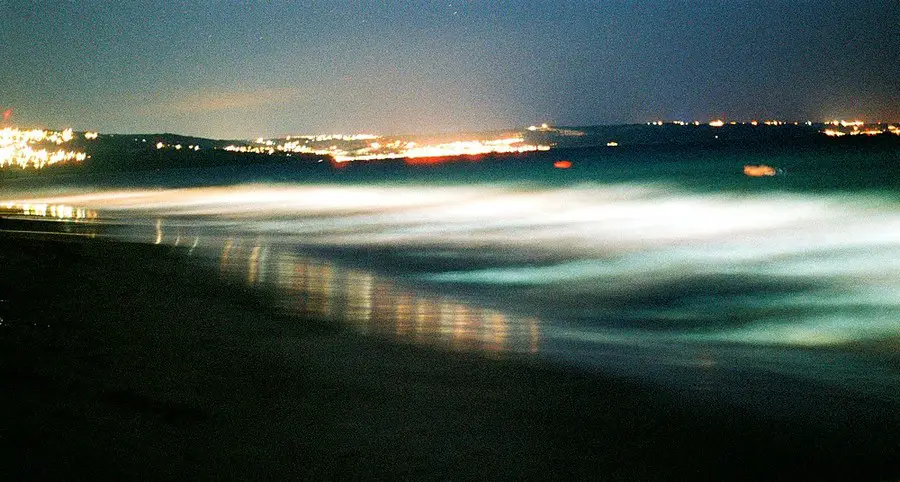Waves - 60" long exposure by night