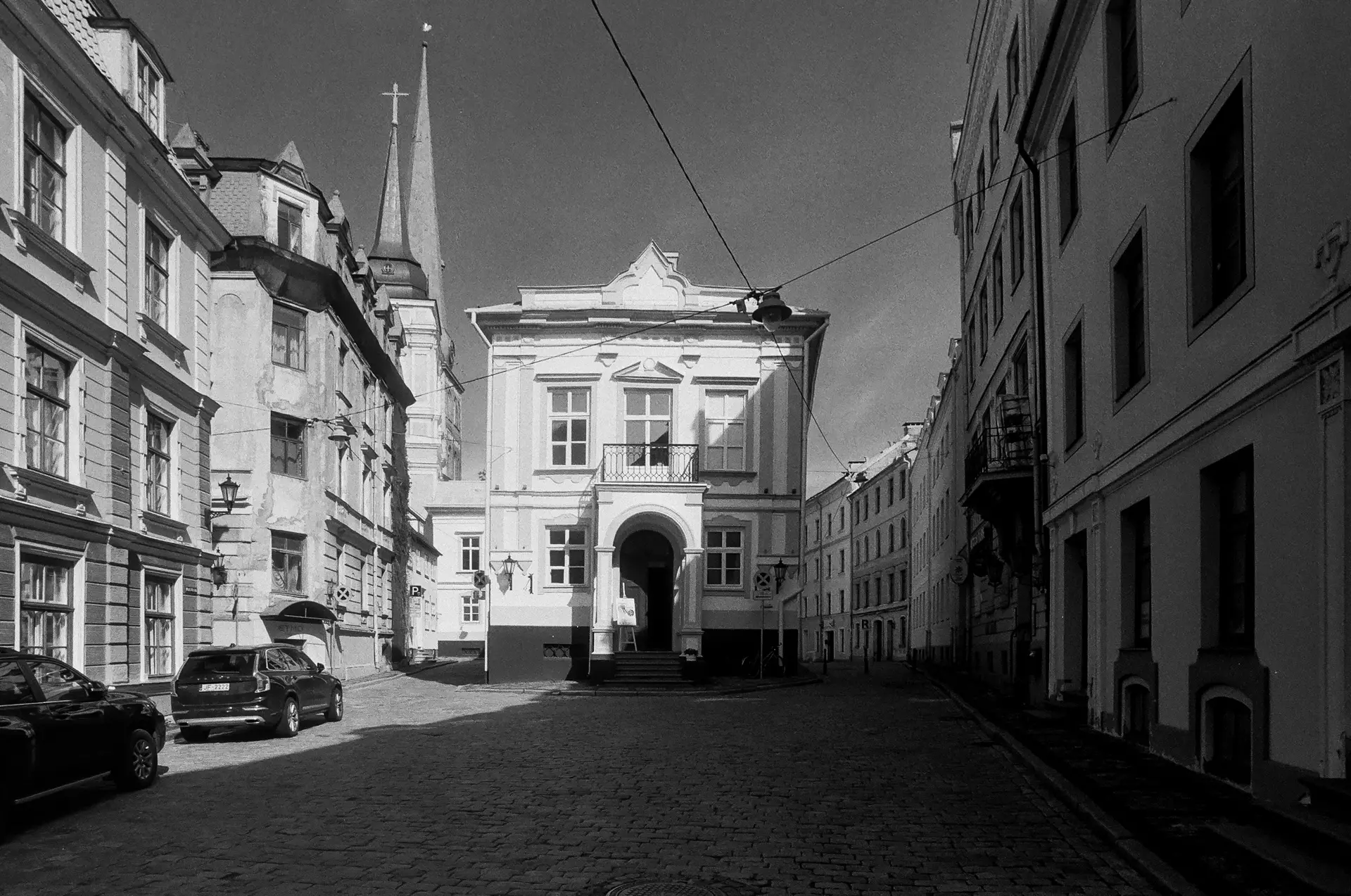 A building in the back part of the city 