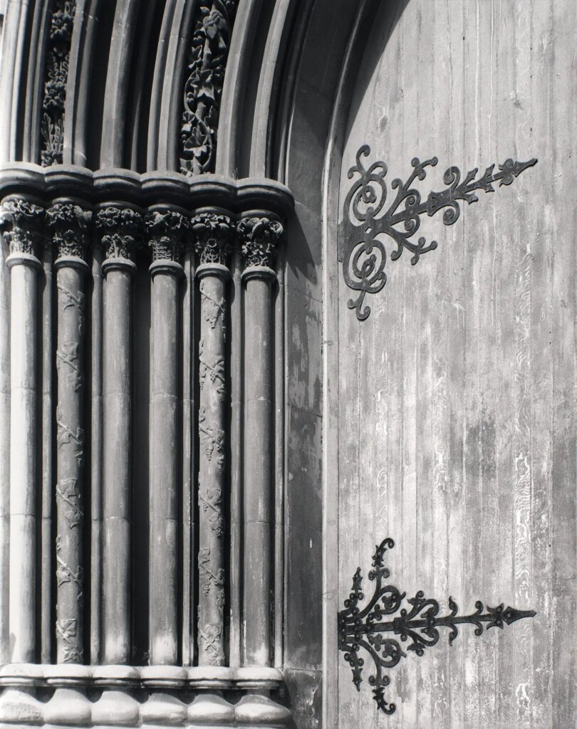 West doo, First Church, Dunedin.