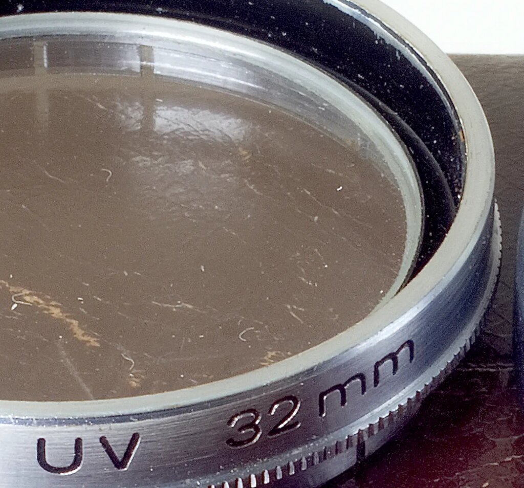 Voigtländer method of mounting filter glass