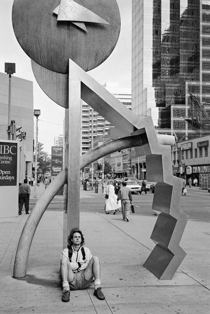 messier sitting on corner