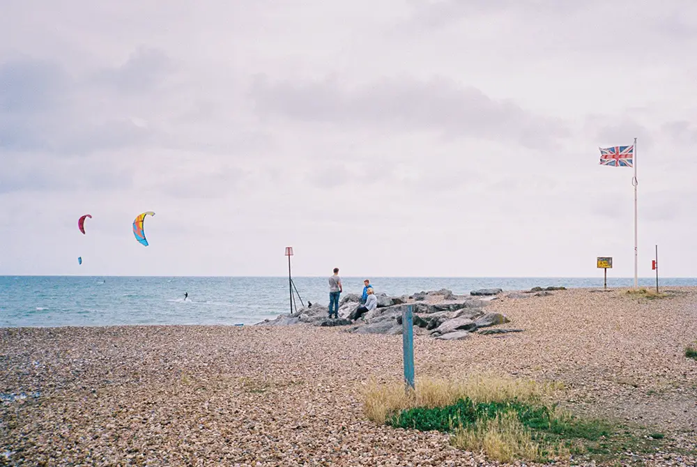 Seashore photographed with Contax T2