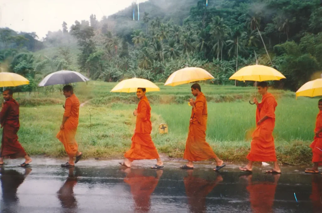 monks in sri lanka