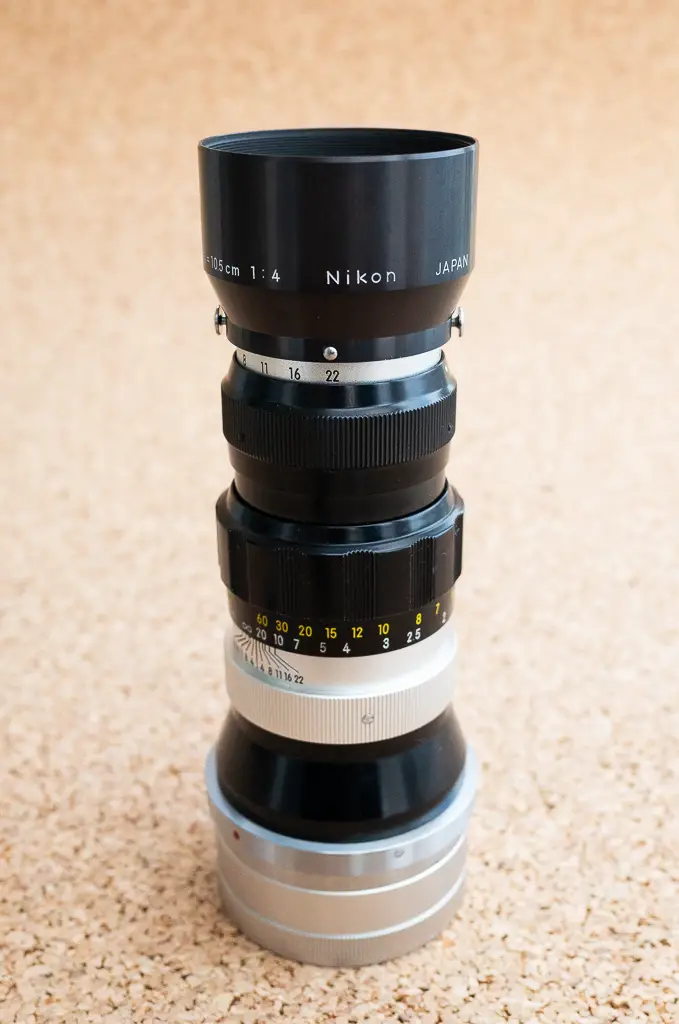Nikkor-T 10.5cm f/4 with the dedicated clip-on hood