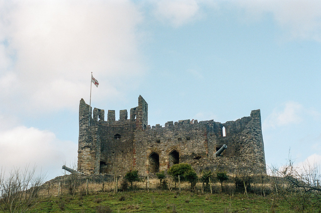 Dudley Zoo castle Dudley Zoo with the Leica iiia and 28mm Voigtlander lens