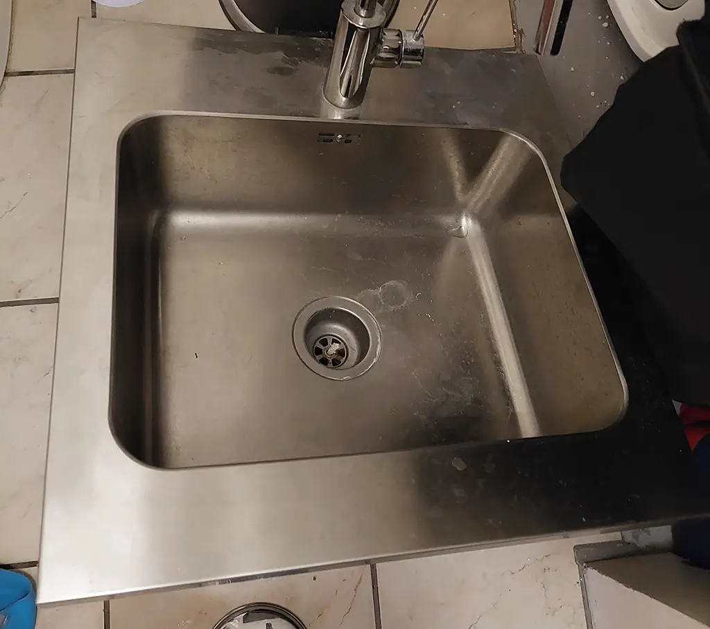 sink, tap, old sink