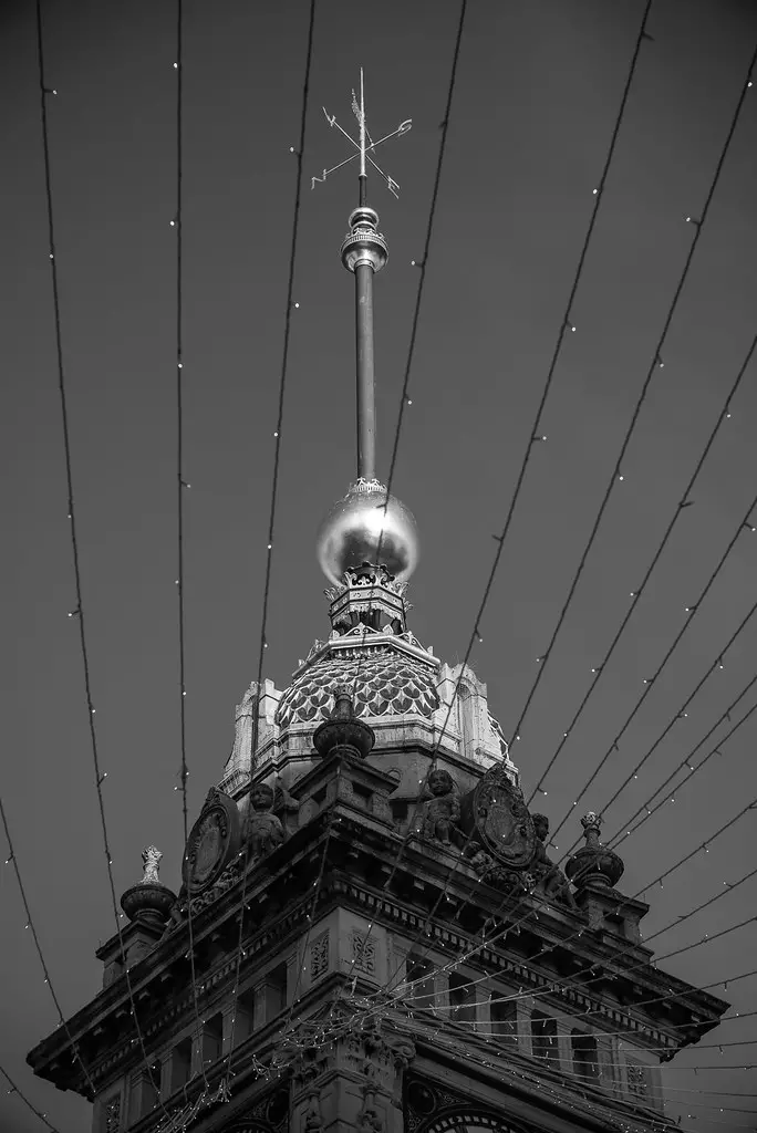 Leitz Elmar 9cm f/4 - Clocktower with Christmas lights