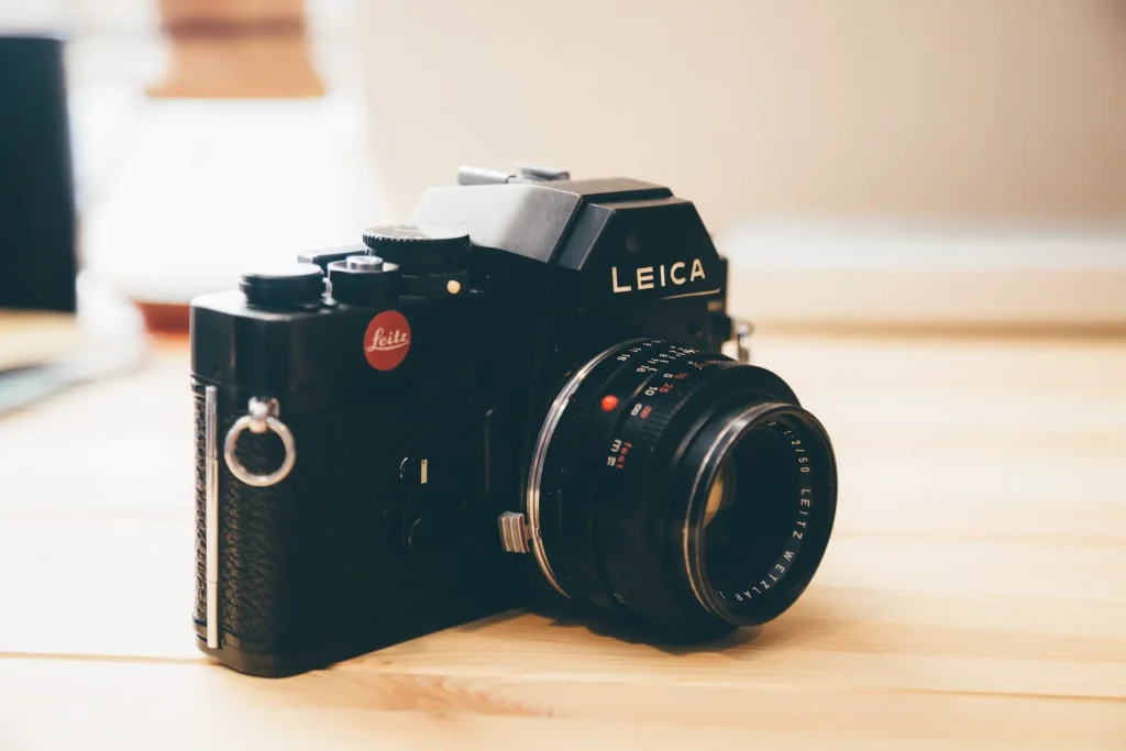 Leica R3 Side Profile