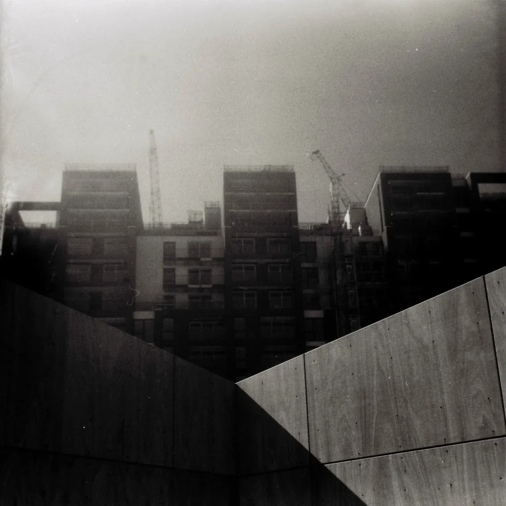 construction of buildings 5 Frames with an AGFA Isolette