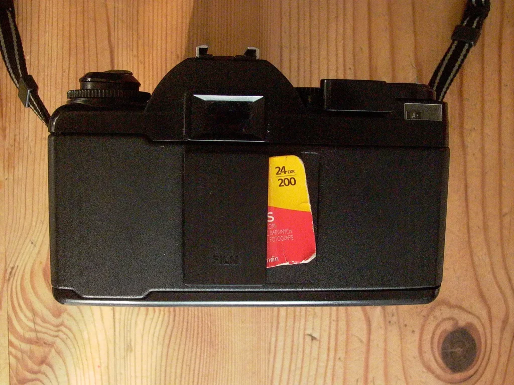 photo of the rear of a selectronic 2 camera