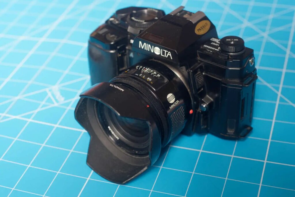 Minolta 9000