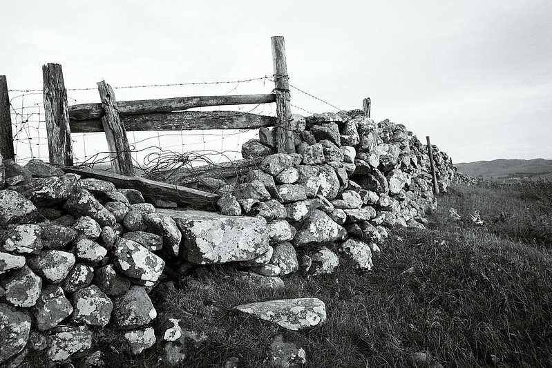 Dry stone wall