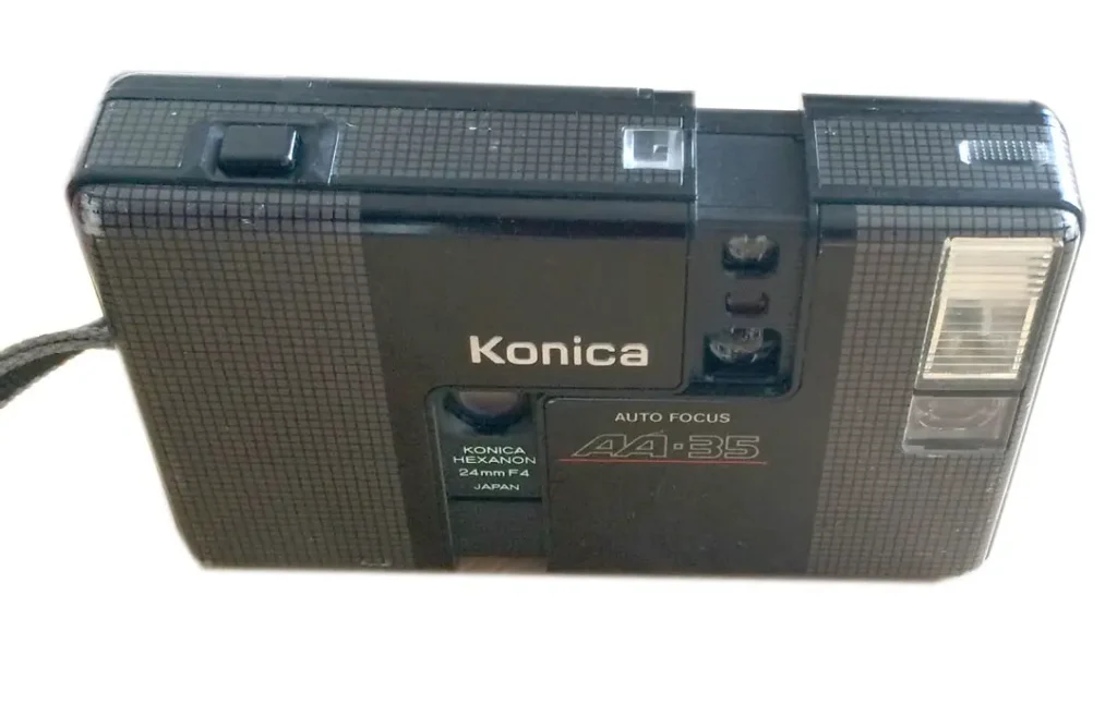 Konica AA-35 Reporter camera front view
