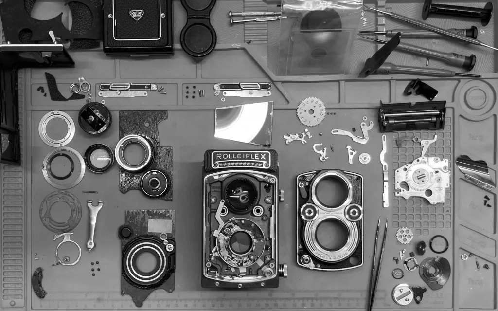 This image shows a rolleiflex in service