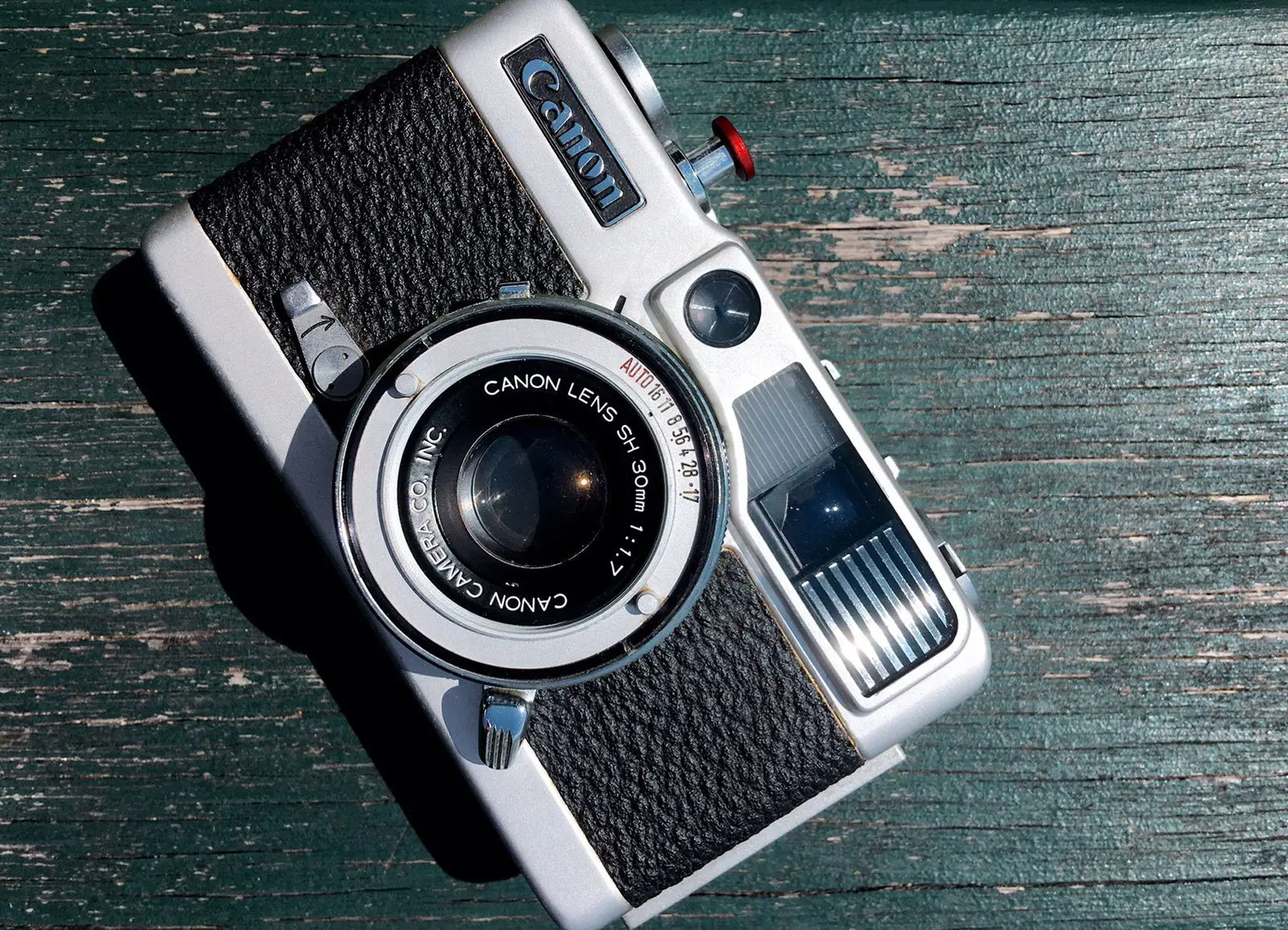 Canon Demi EE17 Review - A Surprisingly Good Half Frame Camera 