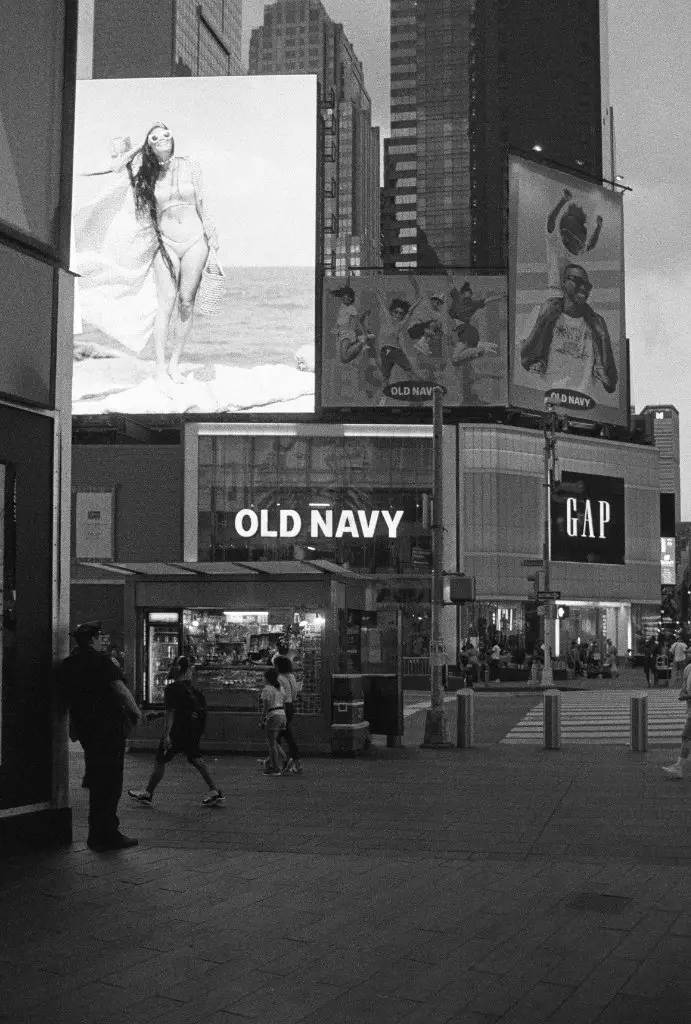 Security in Times Square Taken with the Minolta SRT 100 and Rokkor 58mm 1.4