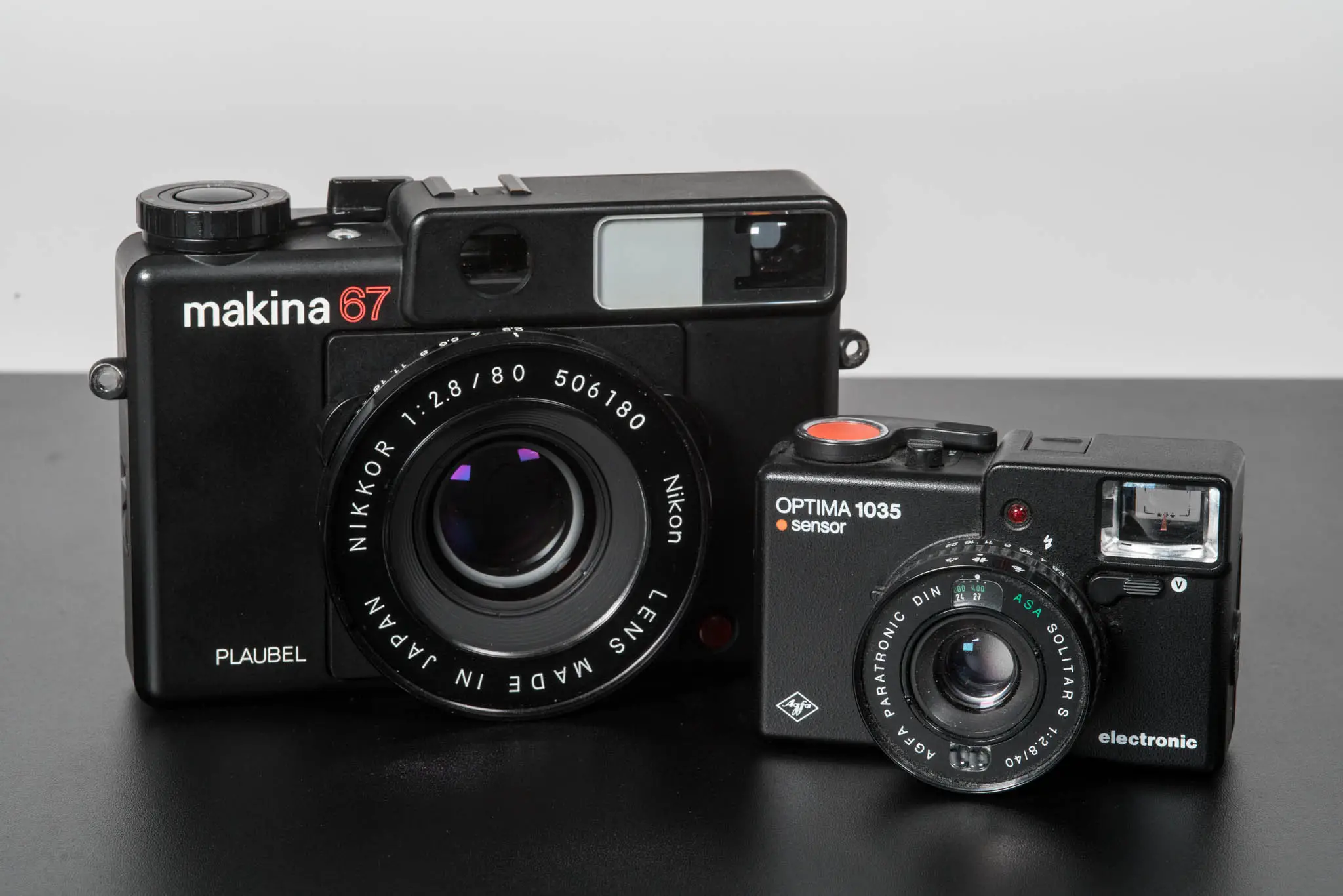 Functionalist camera design, the Agfa 1035 and the Plaubel Makina