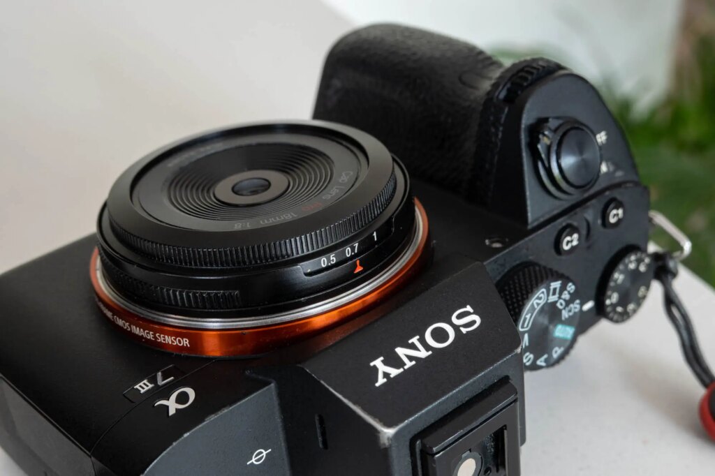 Cap Lens Pro focusing control