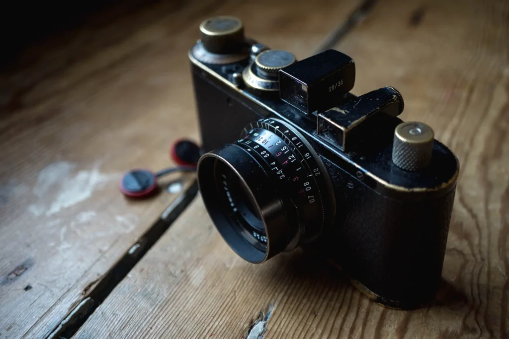 Voigtlander 28mm f/3.5 Color-Skopar on leica standard