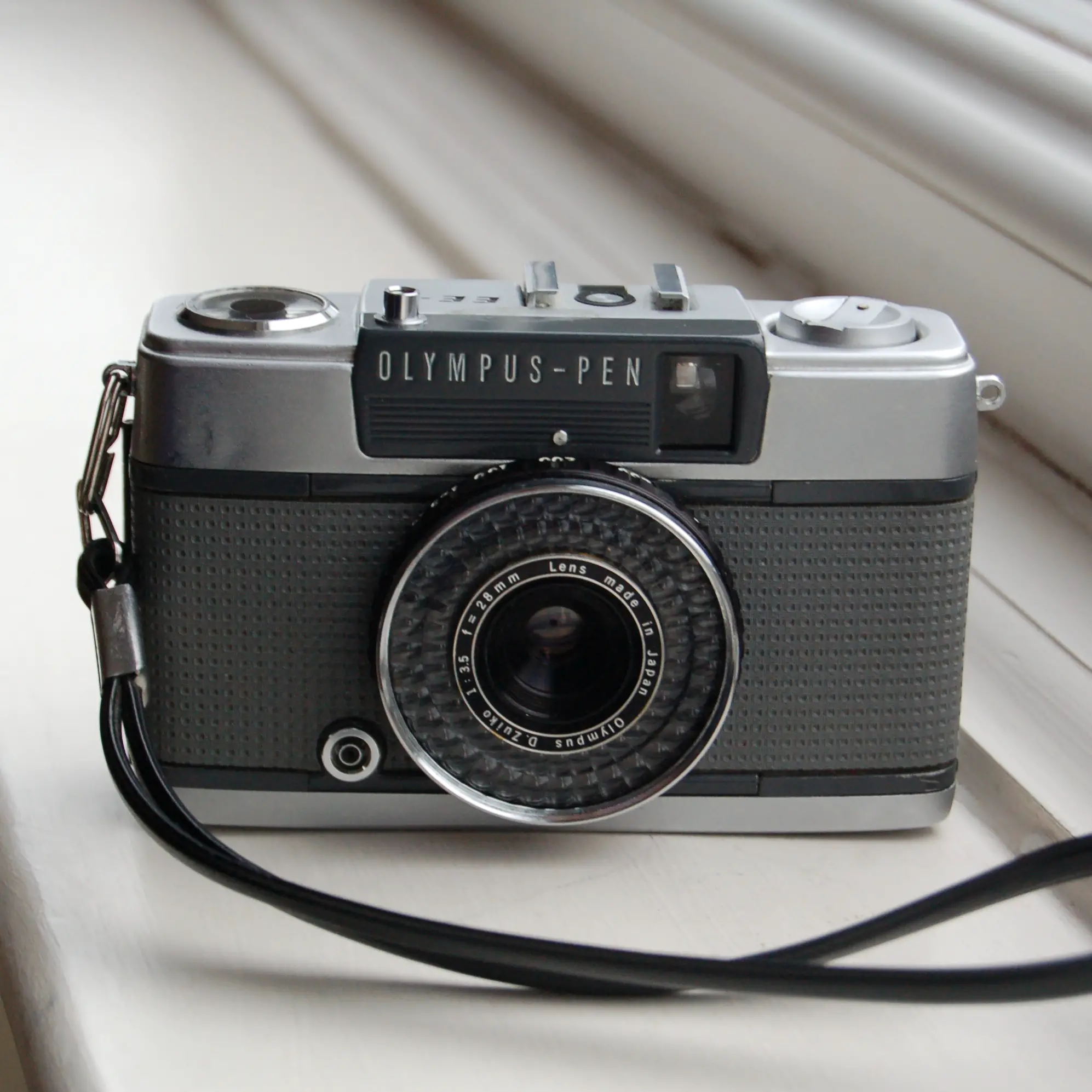 Olympus PEN EE-2 Review - Fixed Perfection? - by Alan Duncan - 35mmc
