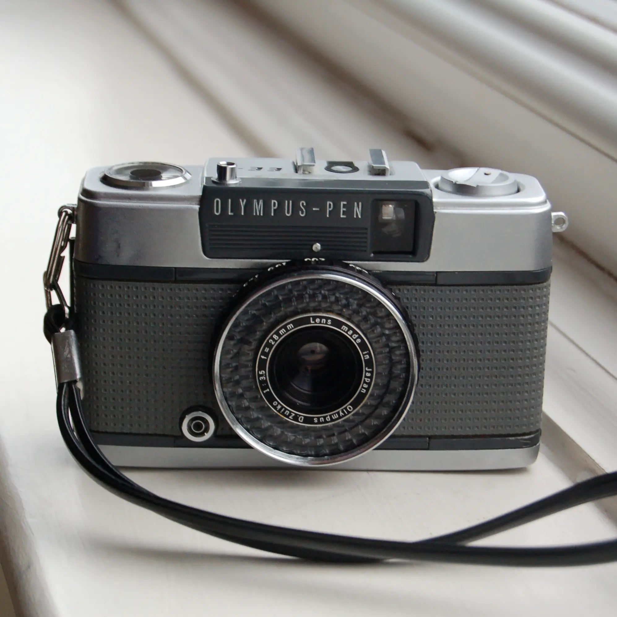 Olympus Pen F -  - The free camera encyclopedia