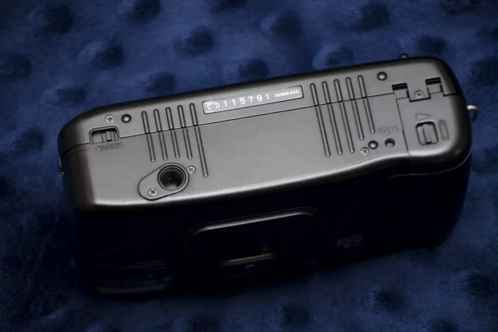 Ricoh Shotmaster Ultra Zoom Super bottom