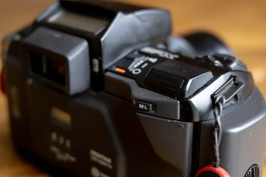 Pentax SFX exposure lock button