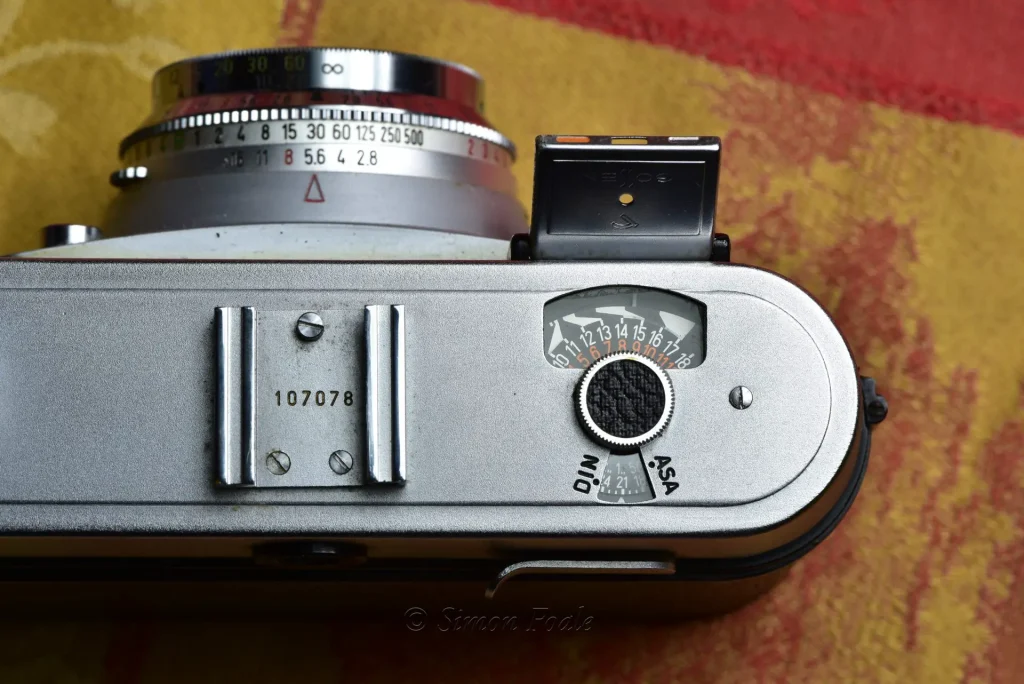 Diax L-1 light meter top view sm WM-H