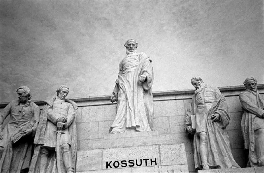Kossuth Lajos Monument