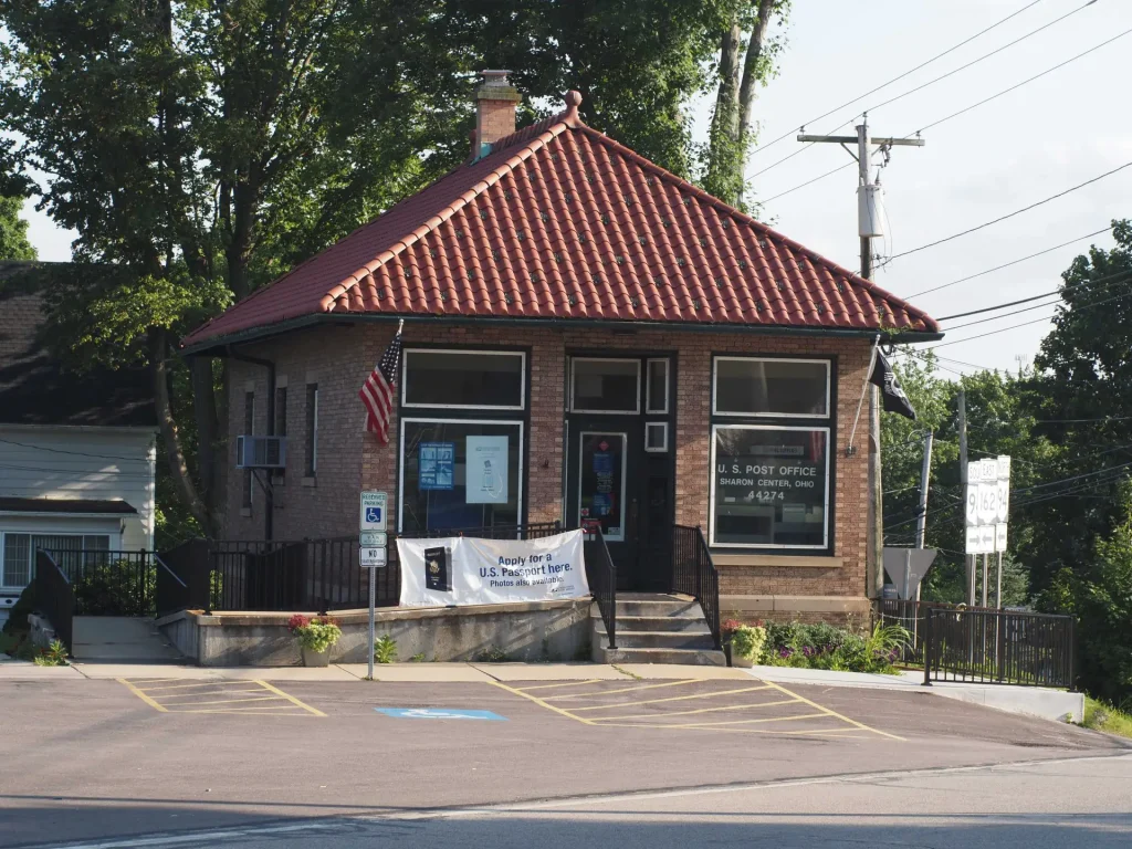 Color photo of post office taken with digital camera dn Elmar lens