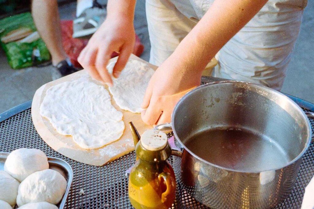 Preparing pizza