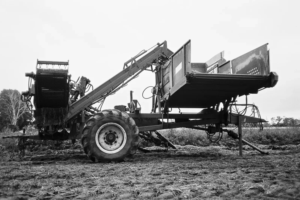 A carrot harvester found in the agricultural landscapes around Hämelhausen.