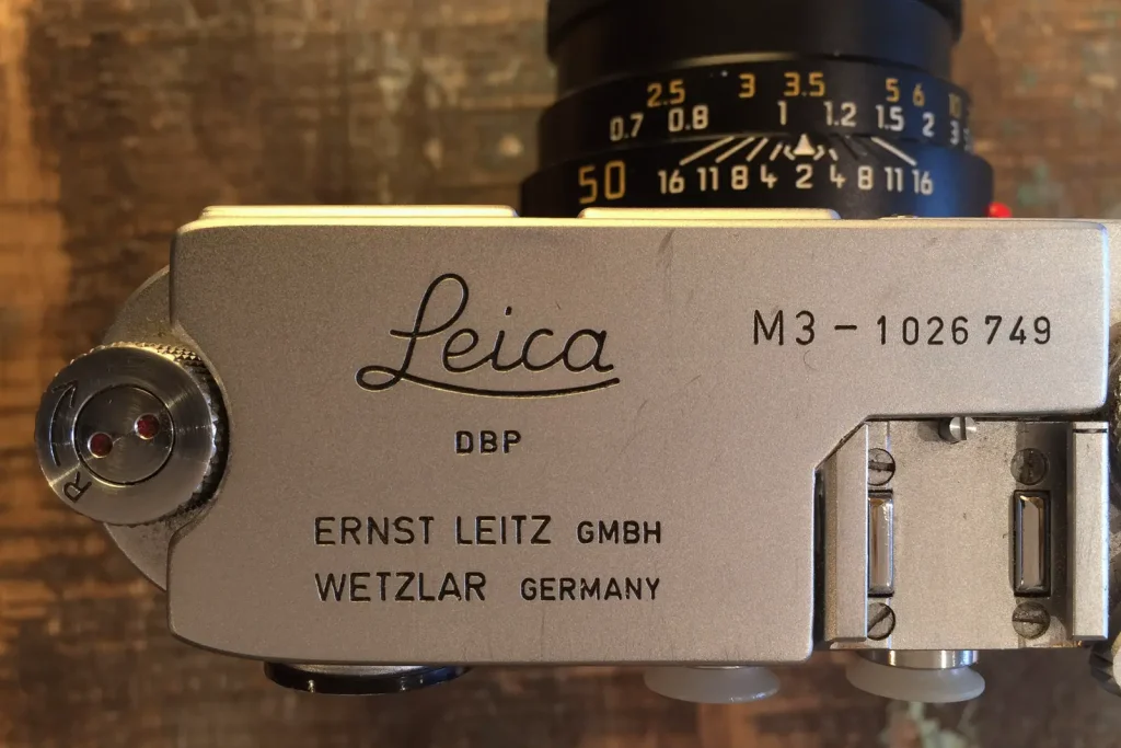 M3 Leica in script