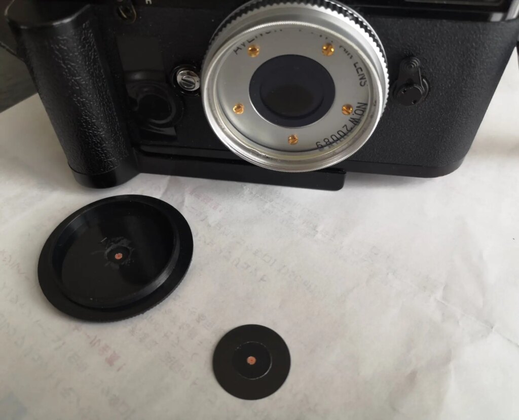 Pinholes and the Avenon Air-Lens