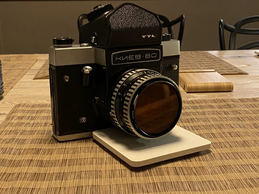 Kiev 60 with Zeiss Biometar 80mm f/2.8 lens mounted