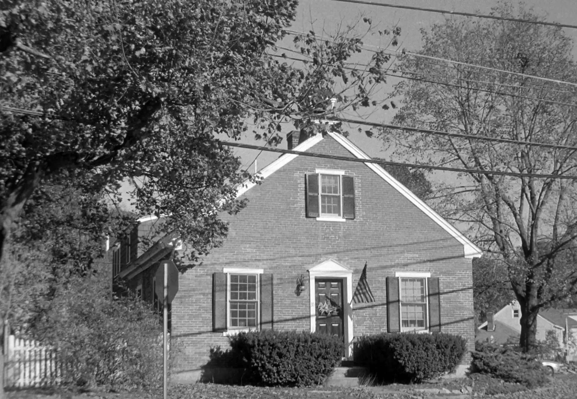 Yashica Lynx-14 photo of old schoolhouse