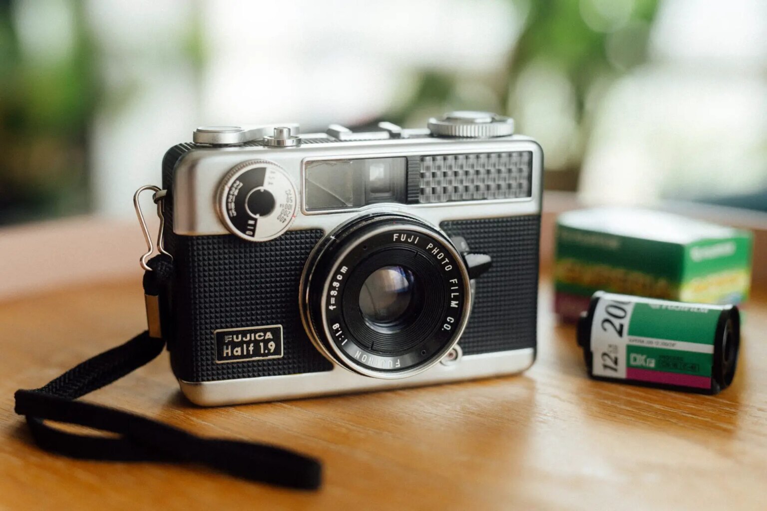 5 frames with Fujica Half 1.9 33mm F1.9 Half Frame Camera 35mmc