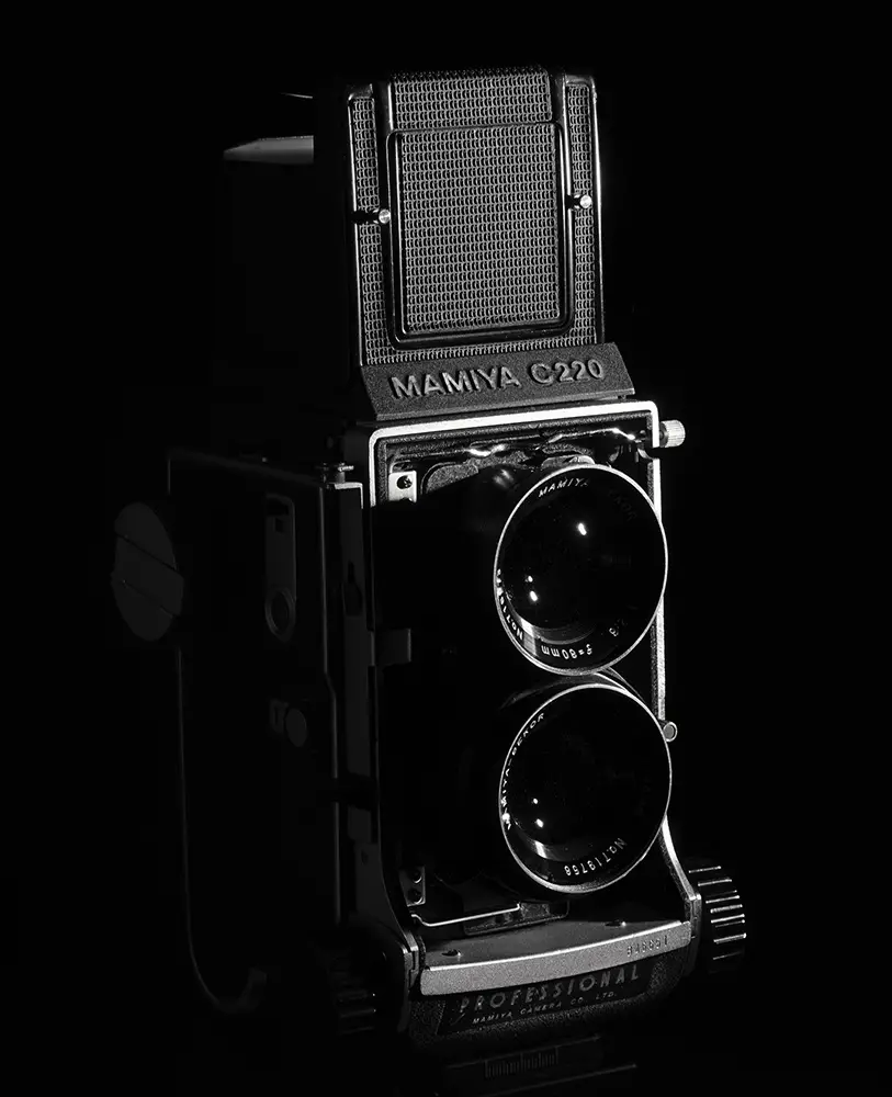 Mamiya C220 - The TLR Itch - 35mmc