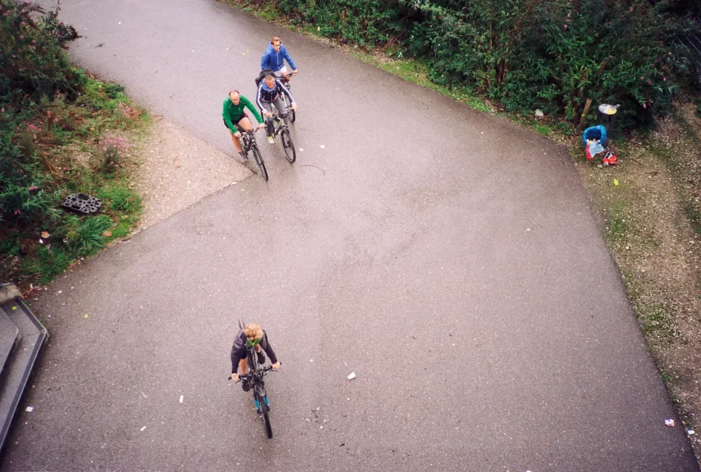 I like the plasticity and the detail in the asphalt. Corners are a bit soft again, but not to the point where it bothers me. (ISO 100 Kodak ProImage print film)