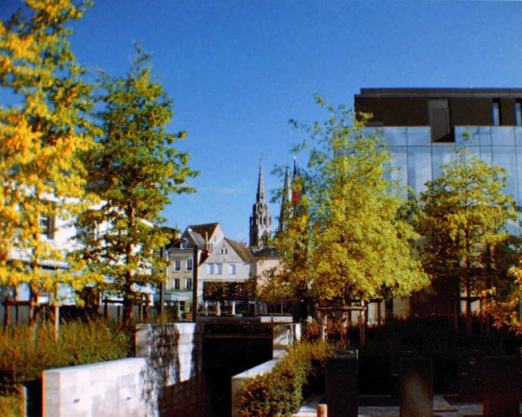 Place des Halles, Chartres