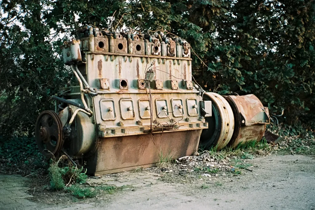 Engine block covered in rust.