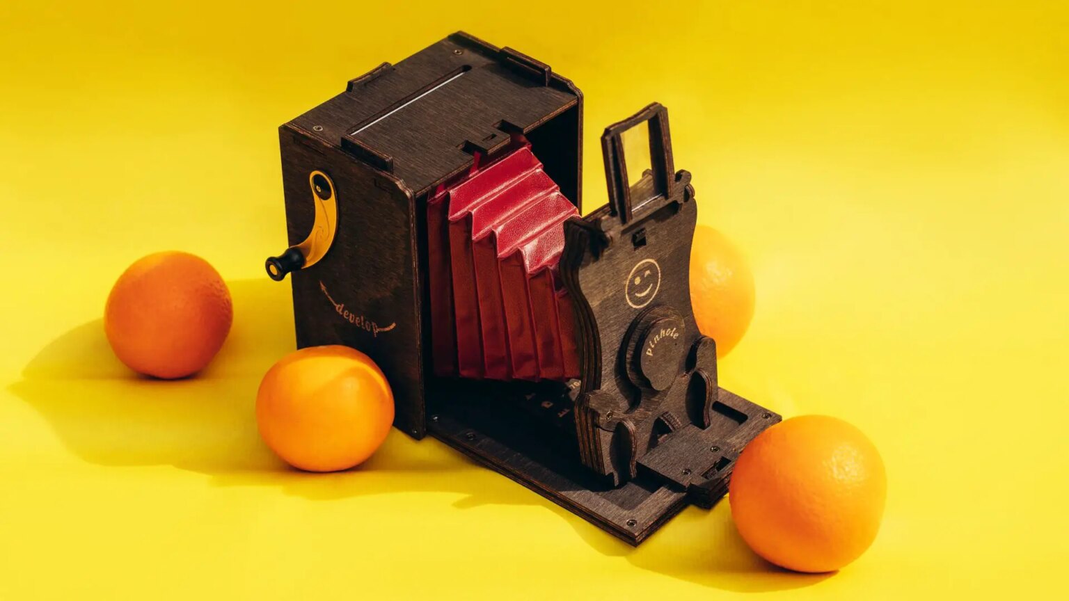 NEWS: Jollylook Launches Kickstarter Campaign for New SQUARE Pinhole