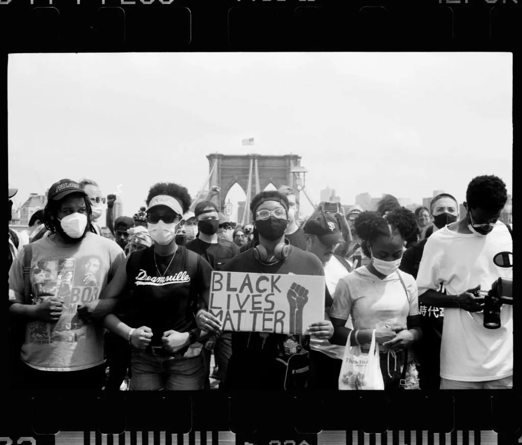 March across the Brooklyn Bridfe