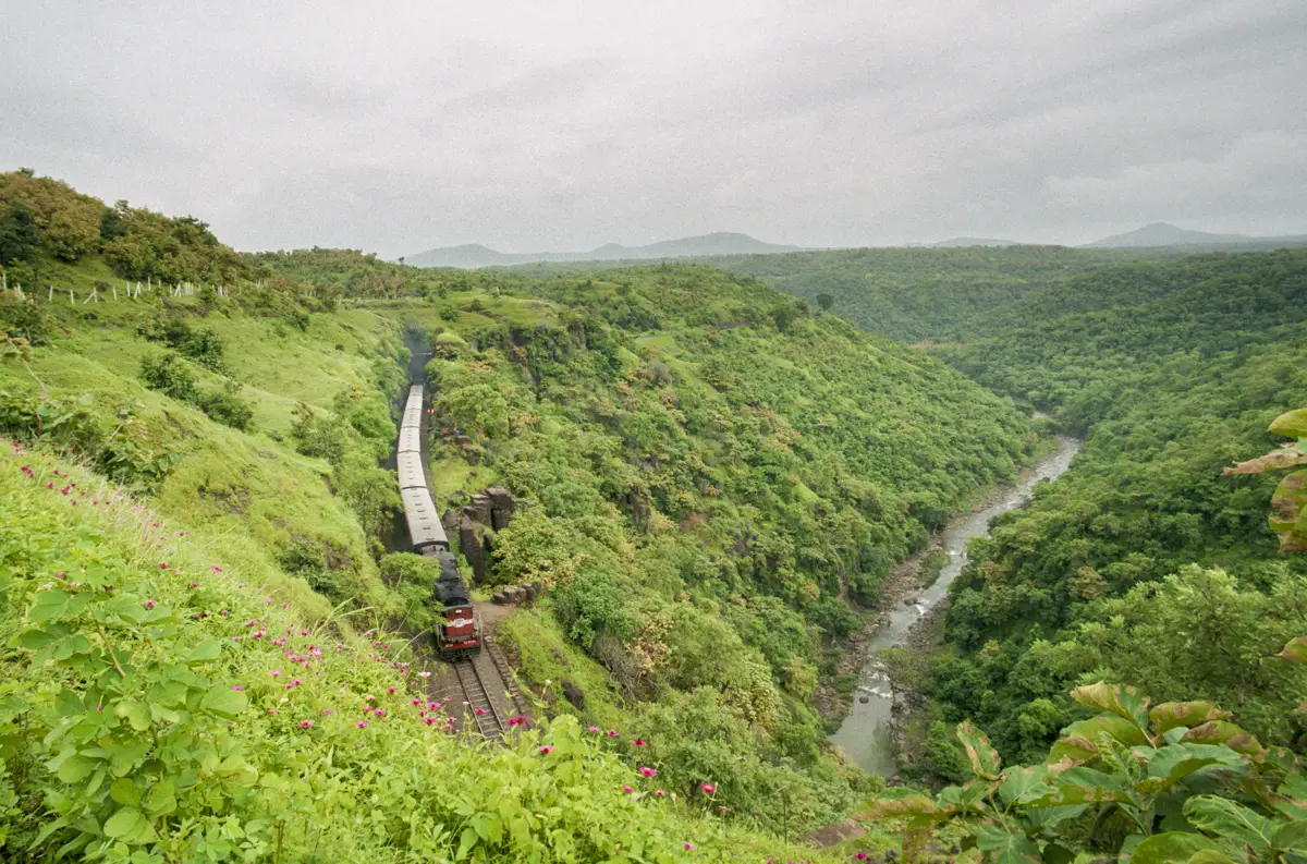A train meanders through the Choral Valley