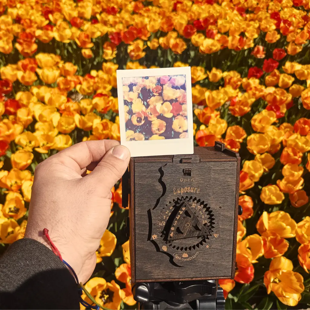 Jollylook SQUARE Pinhole camera with sample instant image