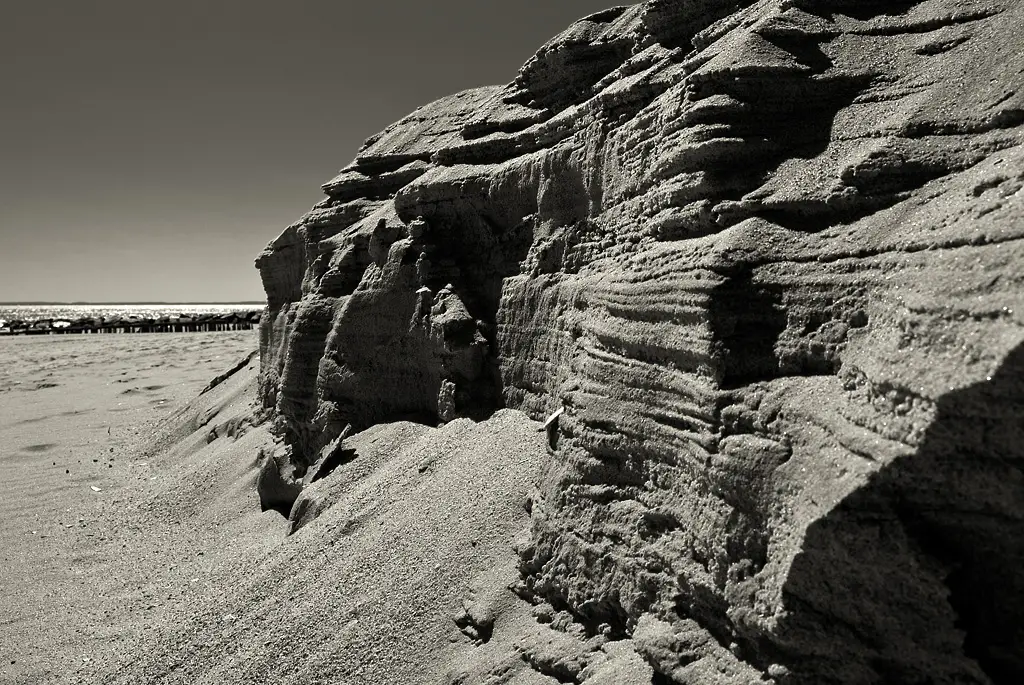 Fuji S3 Pro - capture of 45cm sand drop - tidal erosion.