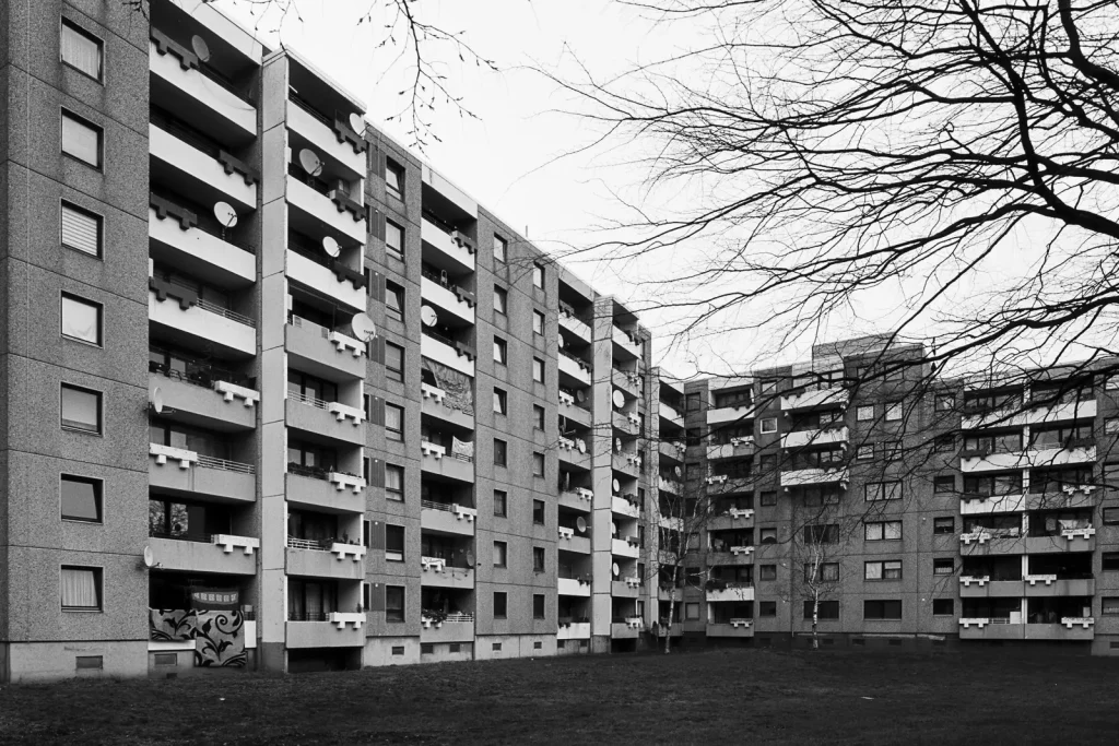 Photograph of apartment block located in Sahlkamp quarter of Hannover, Germany.