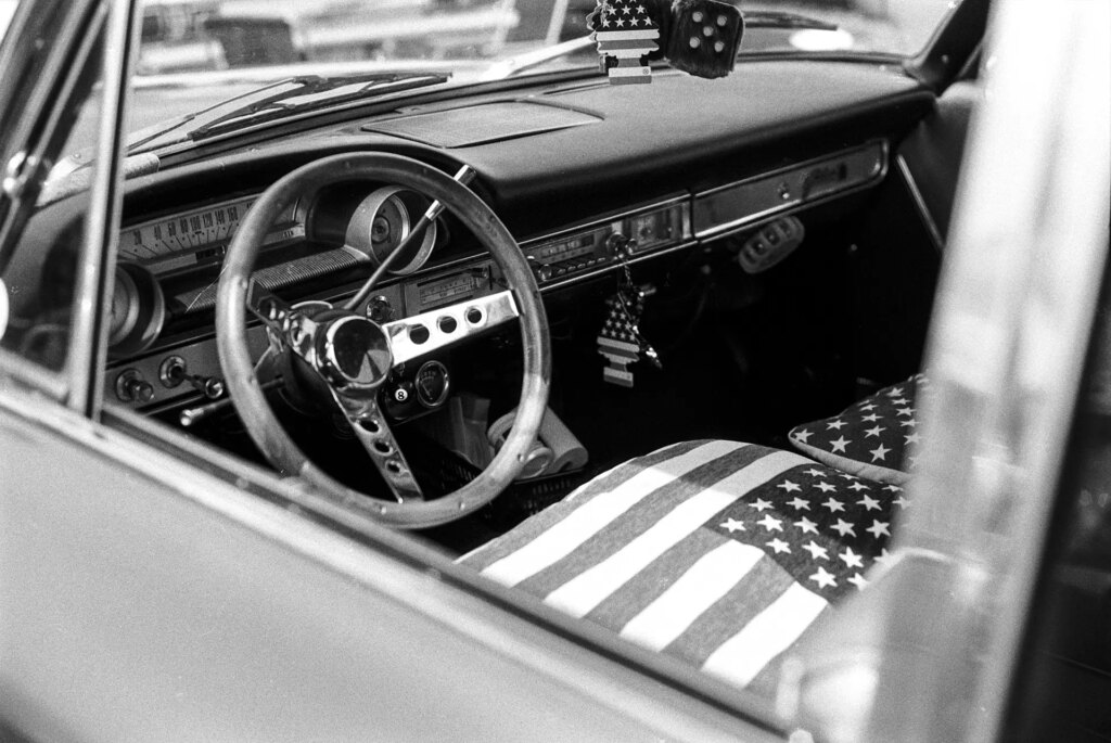 A picture of the interior of an american car