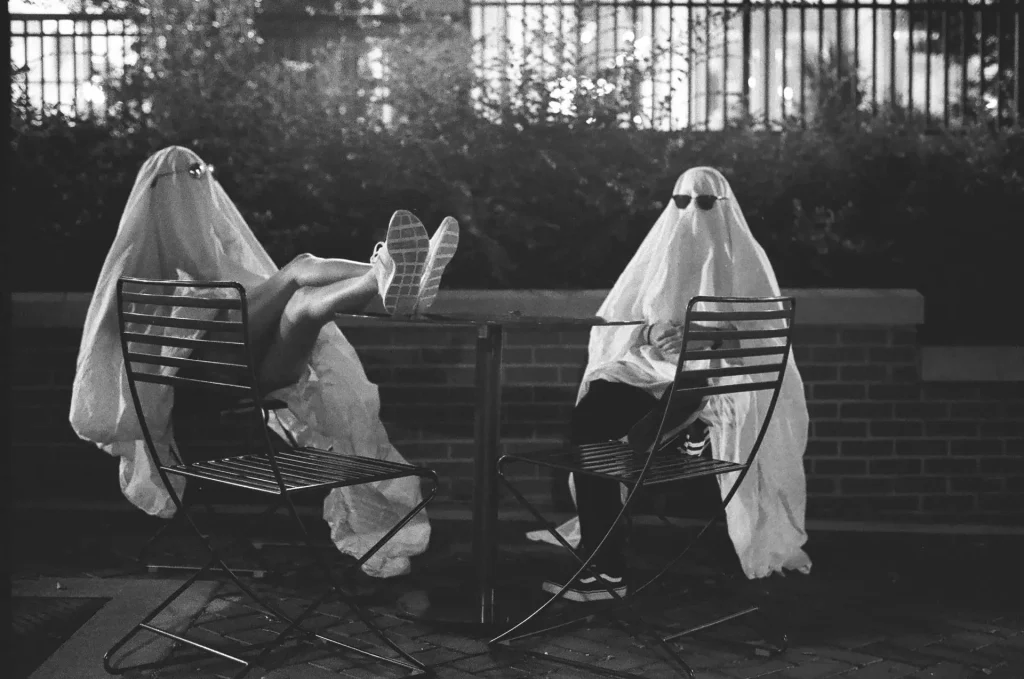 Sitting Ghosts