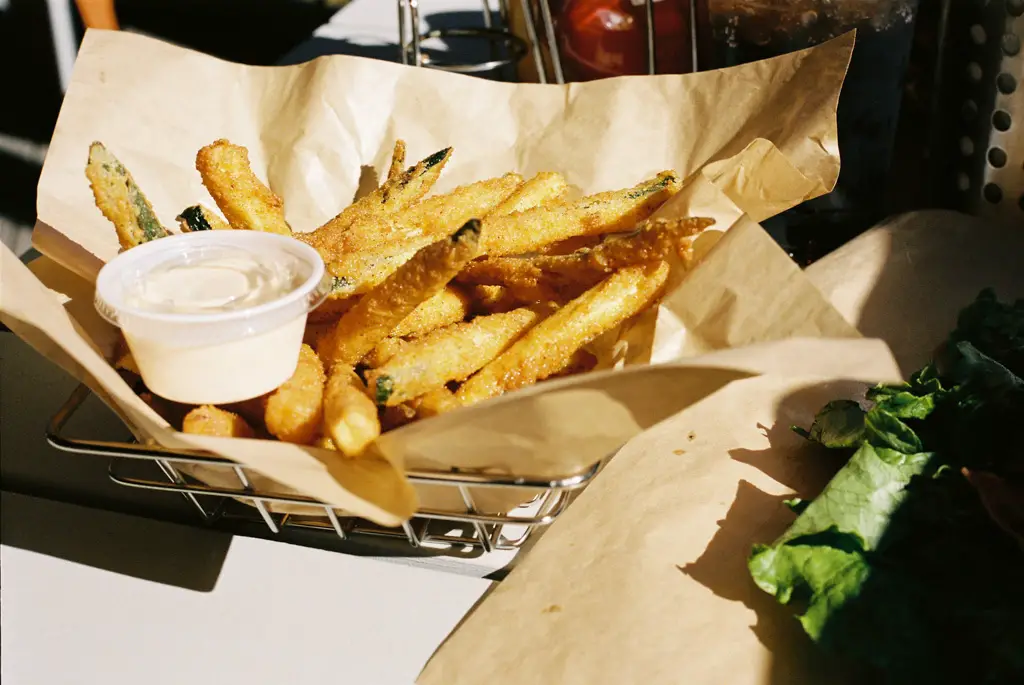 zucchini fries and dipping sauce